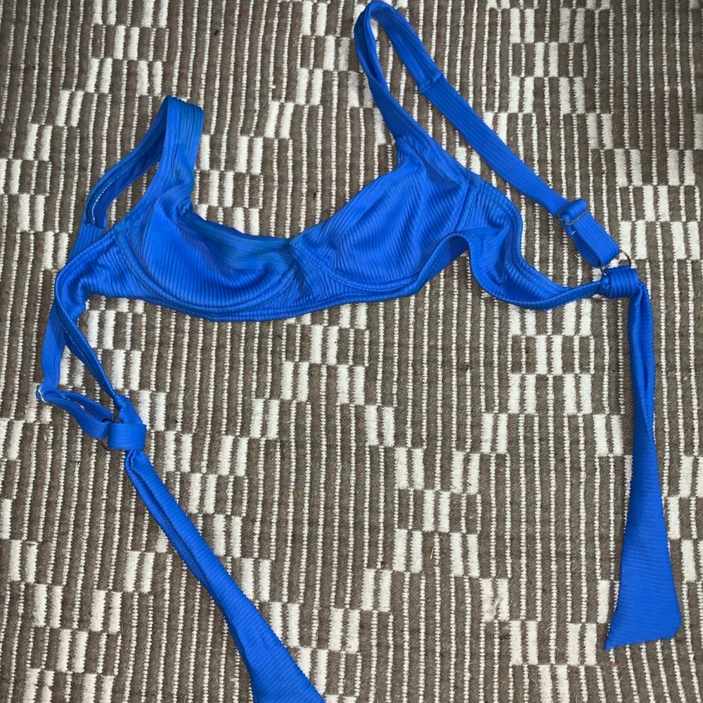 CALI RAE BLUEBERRY WIRED TOP
